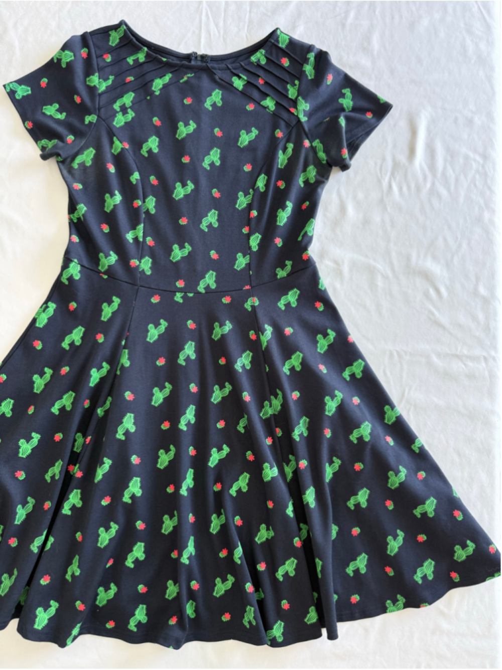 Women's Unique Vintage Cactus Print Dress, Size L, Black and Green - Picture 3 of 10